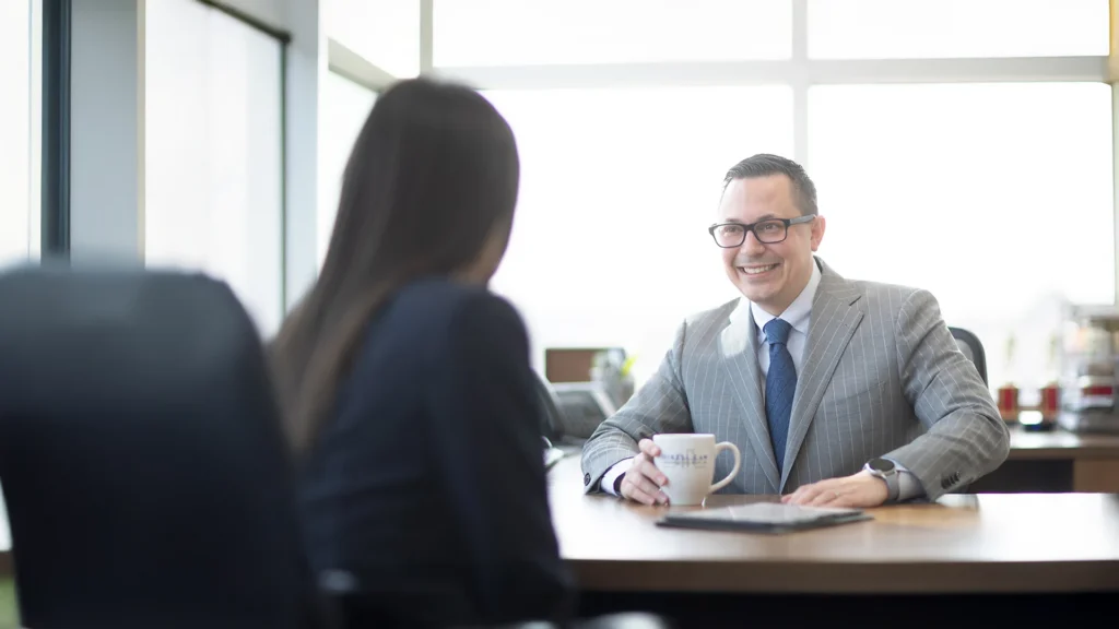 Kevin Hirzel’s Article on HOA Holiday Decorations Featured in the Washington Post